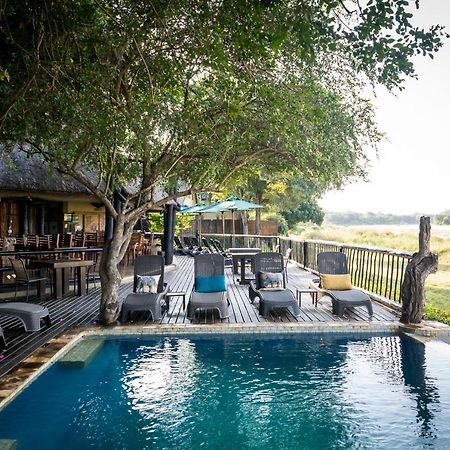 Umkumbe Safari Lodge Riverside 史库库莎 外观 照片
